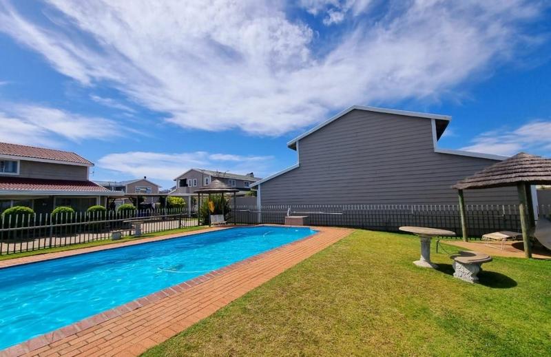 2 Bedroom Property for Sale in Hartenbos Central Western Cape